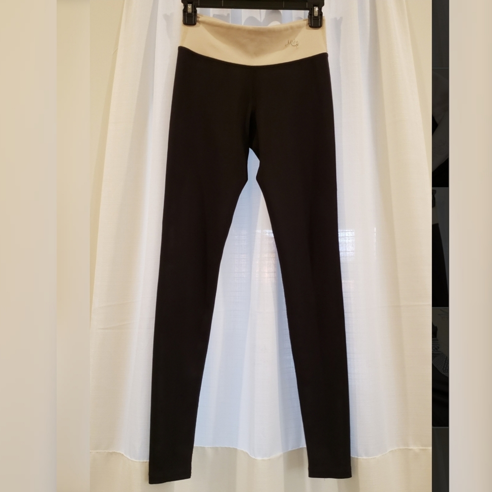AVAILABLE  - Mika Yoga Leggings S/M